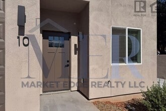 165 Sugarloaf St in Sedona, AZ - Foto de edificio - Building Photo