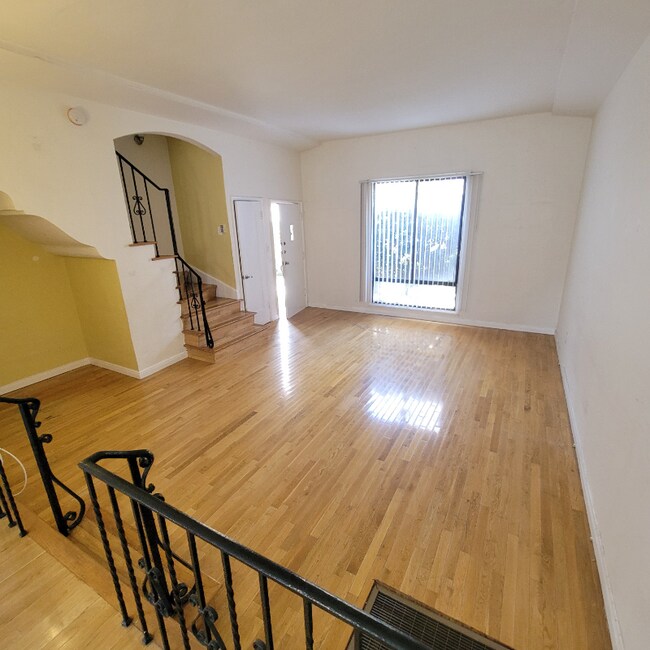 4528 Edgewood Pl in Los Angeles, CA - Building Photo - Building Photo