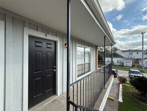 425 E 9th St in Houston, TX - Foto de edificio - Building Photo