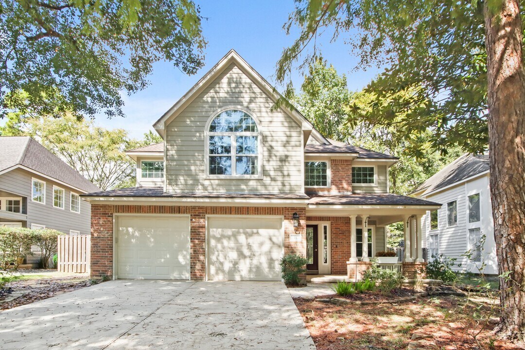 35 Dovewing Pl in The Woodlands, TX - Building Photo