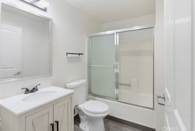 19350 Sherman Way, Unit 125 in Reseda, CA - Foto de edificio - Building Photo