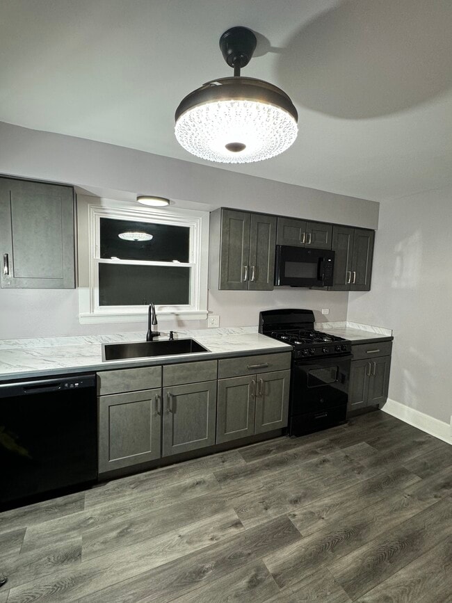 1818 Ashland Ave, Unit 2