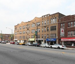 4264 W Irving Park Rd in Chicago, IL - Building Photo - Building Photo