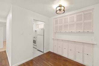 2229 Mimosa Dr, Unit 5 in Houston, TX - Foto de edificio - Building Photo