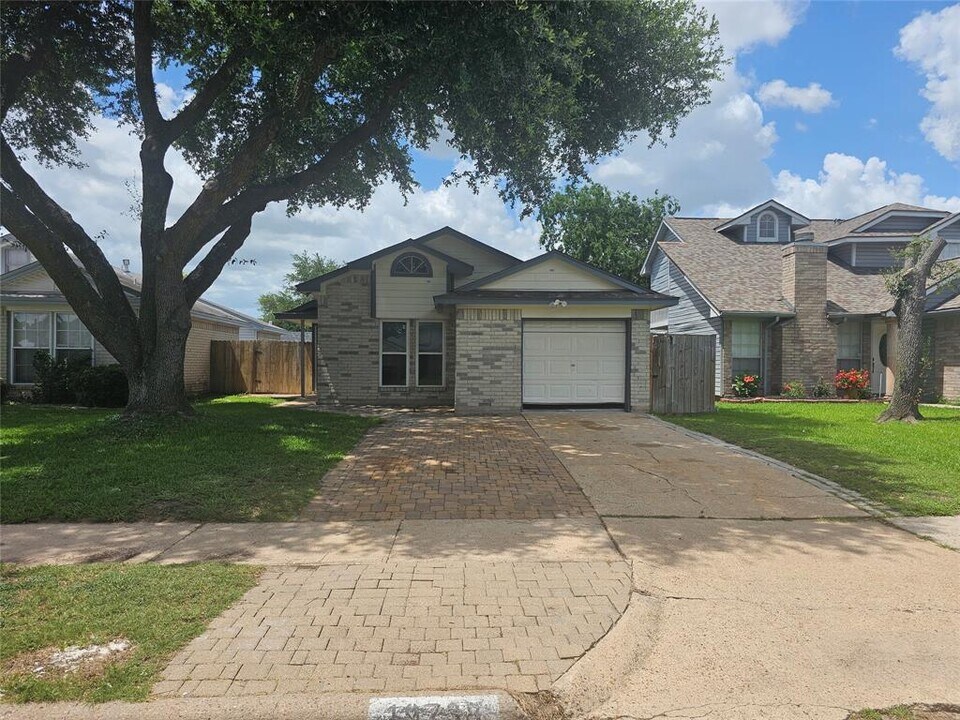 19738 Swan Valley Dr in Cypress, TX - Building Photo