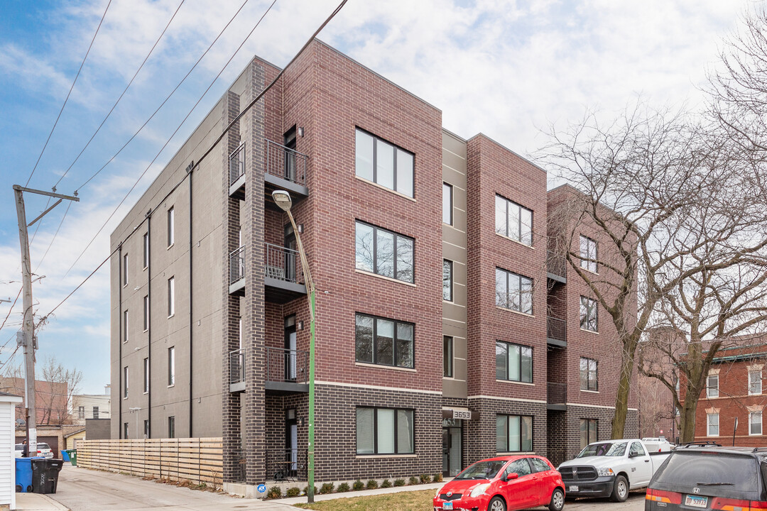 3057 Lawndale in Chicago, IL - Foto de edificio