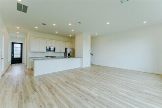 5511 Holly Hvn Ct in Fulshear, TX - Building Photo - Building Photo