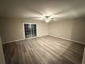 337 S Pointe Dr in Winterville, NC - Building Photo - Building Photo