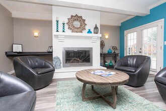 Rolling Hills in Louisville, KY - Building Photo - Interior Photo
