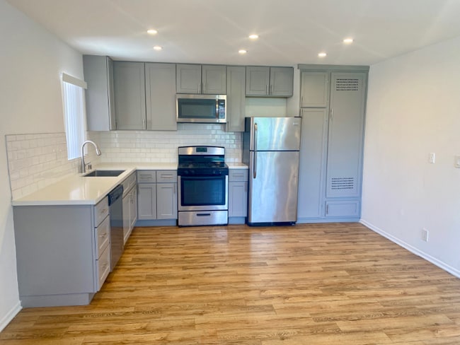144 Westmoreland Ave in Los Angeles, CA - Building Photo - Building Photo