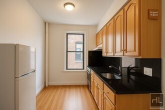 35-25 Crescent St in Queens, NY - Building Photo - Building Photo