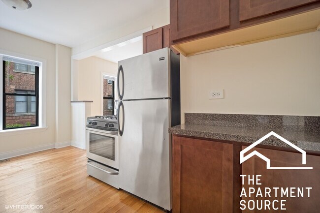 3817 N Fremont St, Unit w2 in Chicago, IL - Building Photo - Building Photo