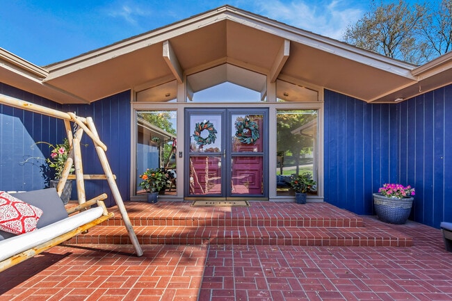property at 1013 E Ridge Rd
