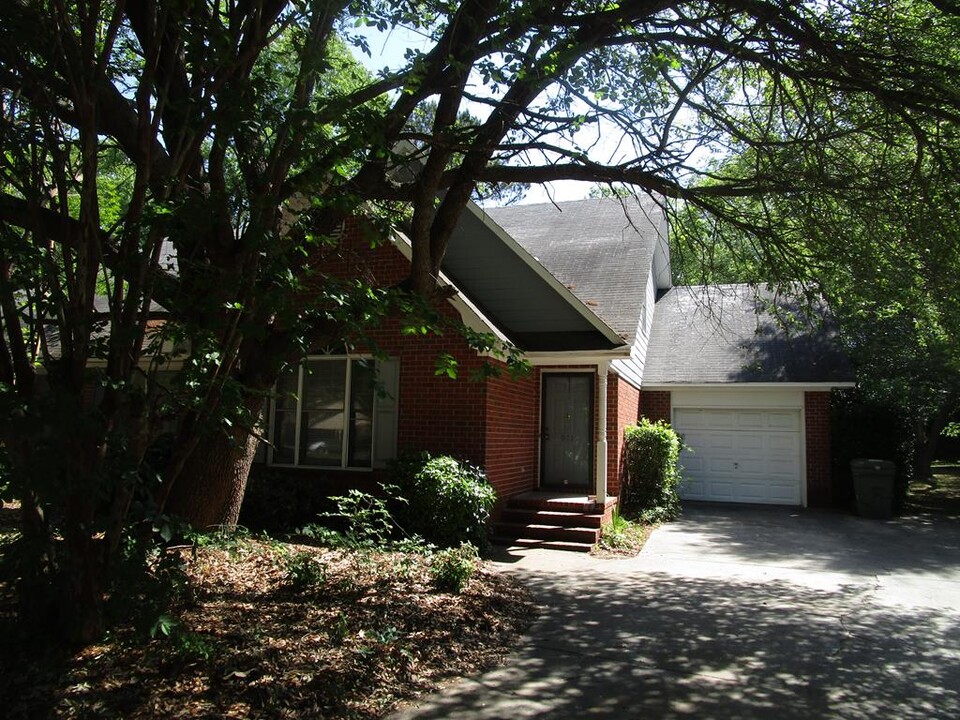 911 Arnaud St in Sumter, SC - Building Photo