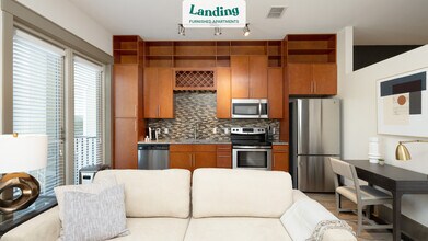 1701 N Lois Ave-Unit -549.861820 in Tampa, FL - Building Photo - Building Photo