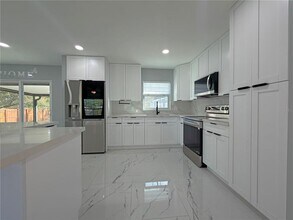 1384 Valhalla St in Deltona, FL - Building Photo - Building Photo