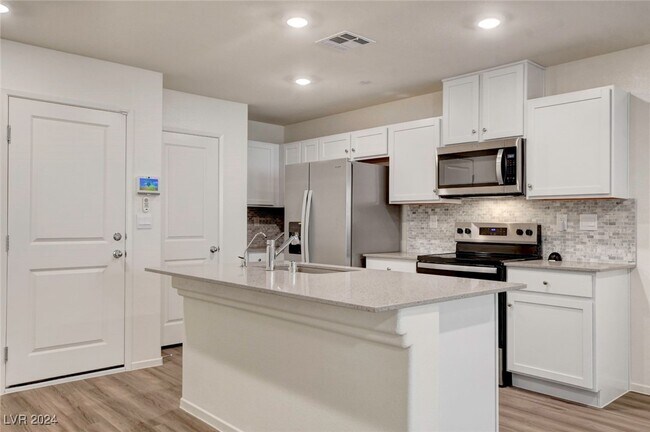 property at 6927 Stafford Hl St