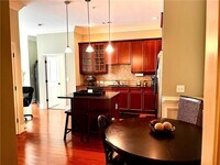 11 Perimeter E Ctr photo'