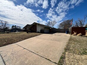 3843 E 69th St in Tulsa, OK - Foto de edificio - Building Photo