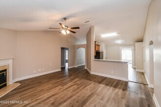 576 Thornberry Rd in Orange Park, FL - Building Photo - Building Photo