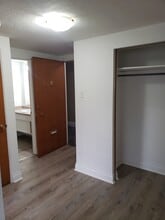 908 Cook St in Victoria, BC - Building Photo - Building Photo