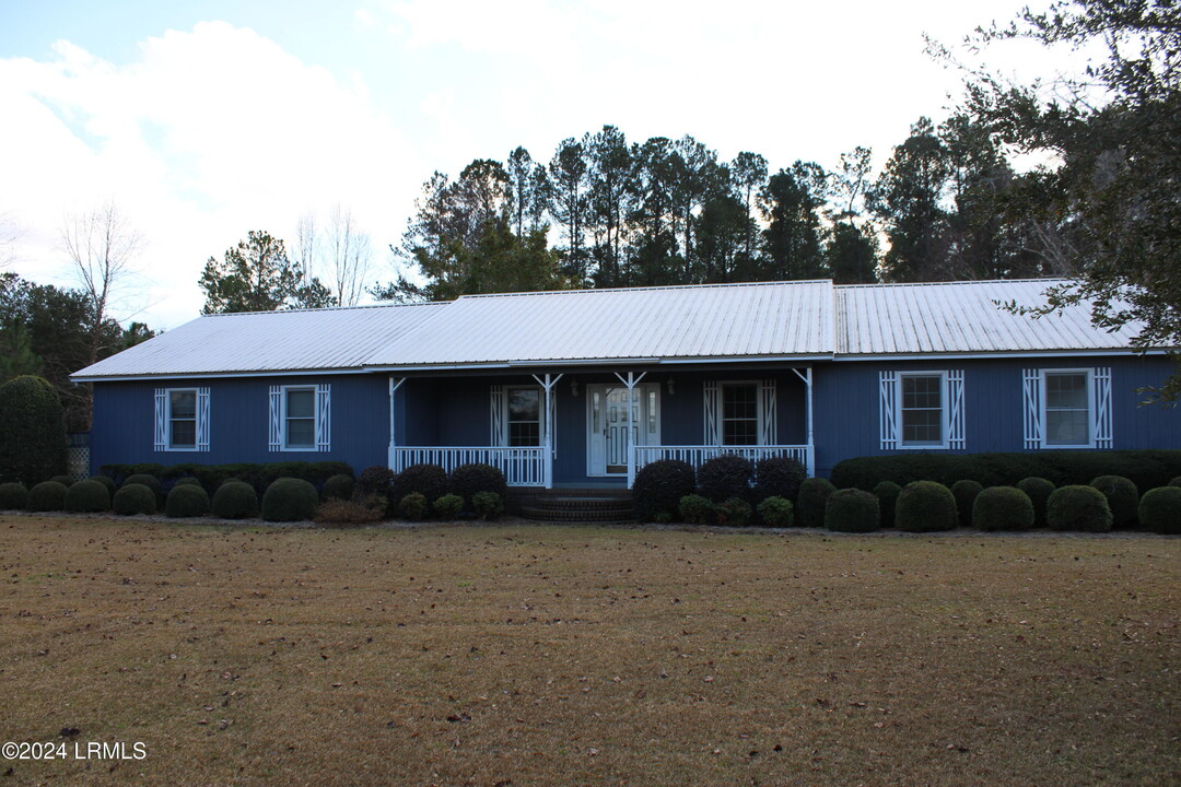 3222 Charleston Hwy in Varnville, SC - Building Photo