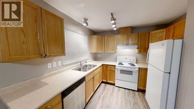 13025-13095 95 St in Grande Prairie, AB - Building Photo - Building Photo