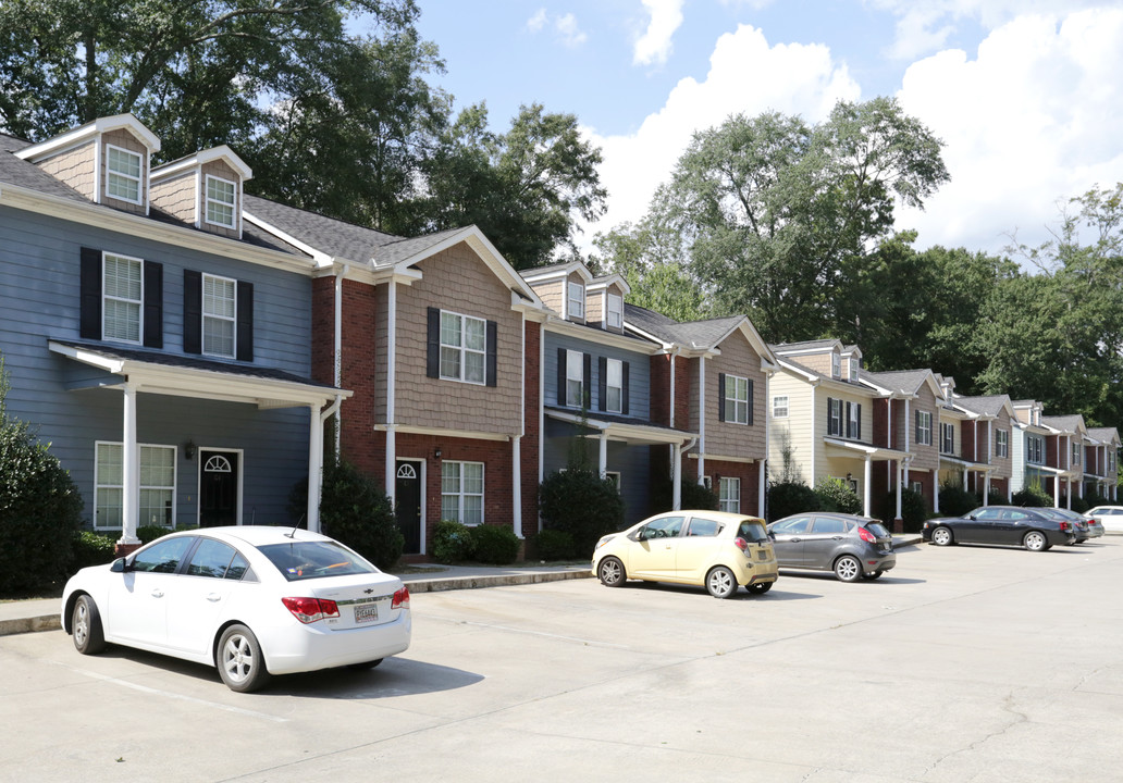 Ivy Place Condominiums in Carrollton, GA - Building Photo