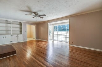 2920 Wood St in Texarkana, TX - Building Photo - Building Photo