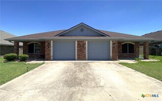 2002 Charleston Ct in Killeen, TX - Building Photo