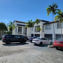 4370 NW 107th Ave in Doral, FL - Building Photo - Building Photo