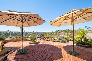 5617 Dorothy Way in San Diego, CA - Building Photo