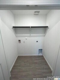 13819 Llama Pl photo'