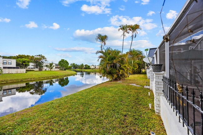 12049 Basin St N in Wellington, FL - Building Photo - Building Photo