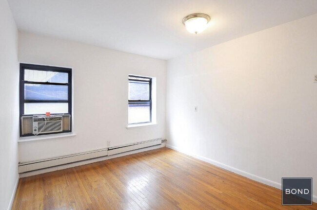797 6th Ave in New York, NY - Building Photo - Building Photo