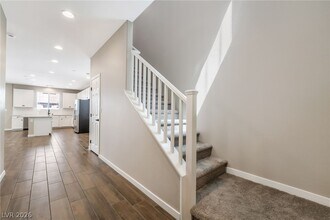 9850 Angel Valley Dr in Las Vegas, NV - Building Photo - Building Photo