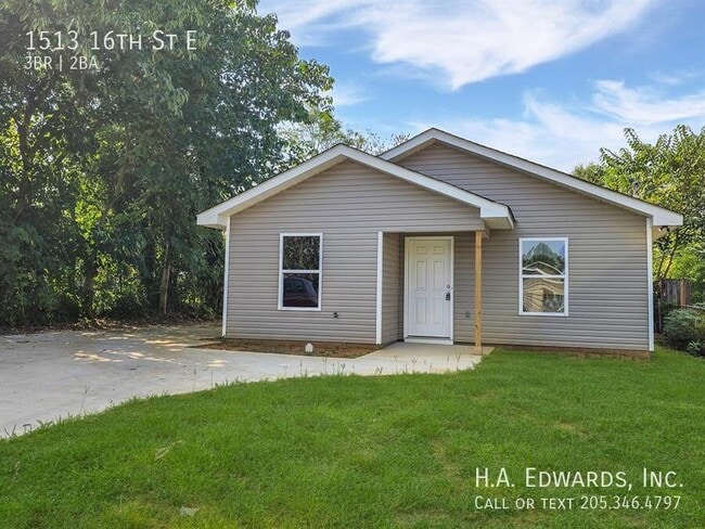 1513 16th E St