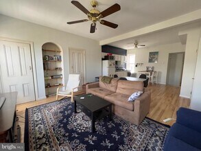 2424 Poplar St in Philadelphia, PA - Building Photo - Building Photo