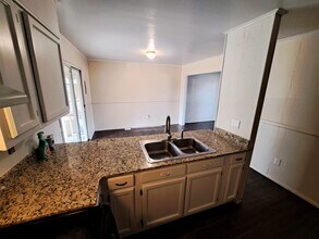 109 Holiday Island Dr in Holiday Island, AR - Building Photo - Building Photo