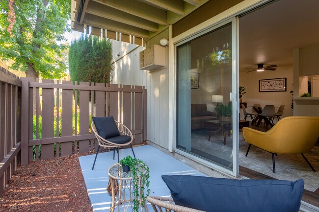 Almaden Terrace Apartment Homes in San Jose, CA - Building Photo - Interior Photo