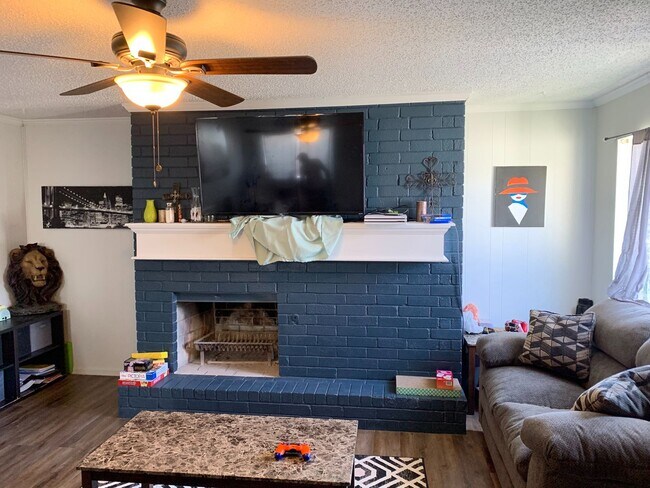 property at 614 N Elkhart Ave