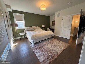 202 Charles Ellis Dr in Newtown Square, PA - Building Photo - Building Photo