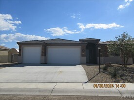 2118 Gene Autry Dr