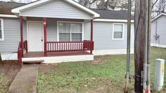 40 Sunset Rdg Ln in Coldspring, TX - Building Photo