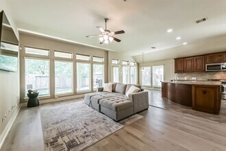 13010 Gentle Water Dr in Houston, TX - Building Photo - Building Photo