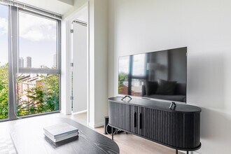 211 W Scott St in Chicago, IL - Foto de edificio - Building Photo