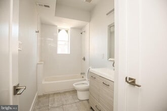 537 N 35th St in Philadelphia, PA - Building Photo - Building Photo