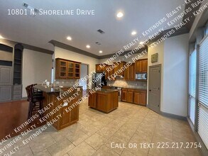 10801 N Shoreline Ave in Baton Rouge, LA - Building Photo - Building Photo