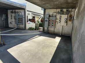 24332-24334 Chestnut St in Santa Clarita, CA - Building Photo - Building Photo