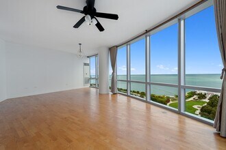 1211 S Prairie Ave in Chicago, IL - Building Photo - Building Photo